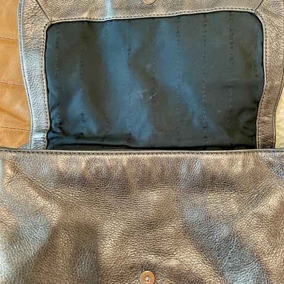 Marc by Marc Jacobs metallic grey crossbody purse - Picture 9 of 11